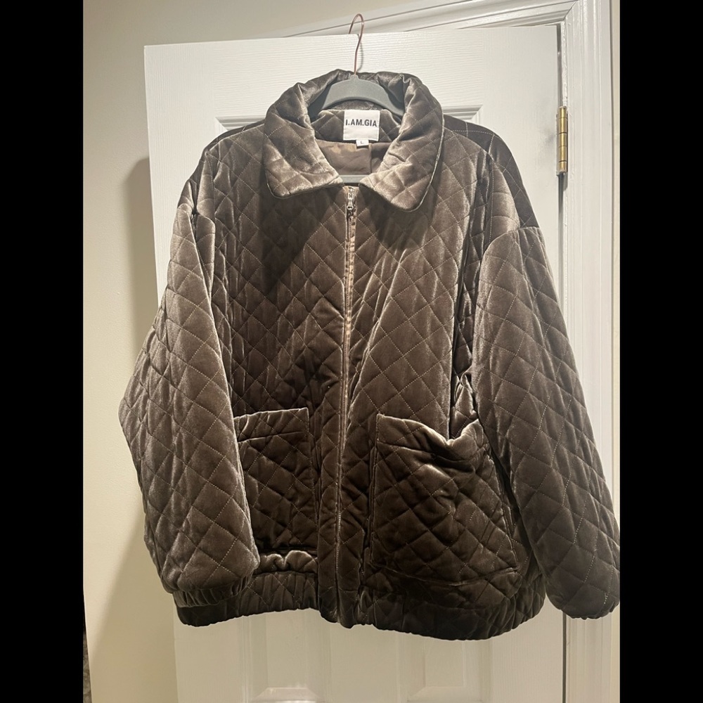 I am Gia, Large quilted coat.